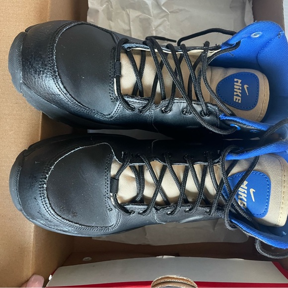 Boys Nike Boots - Picture 4 of 13